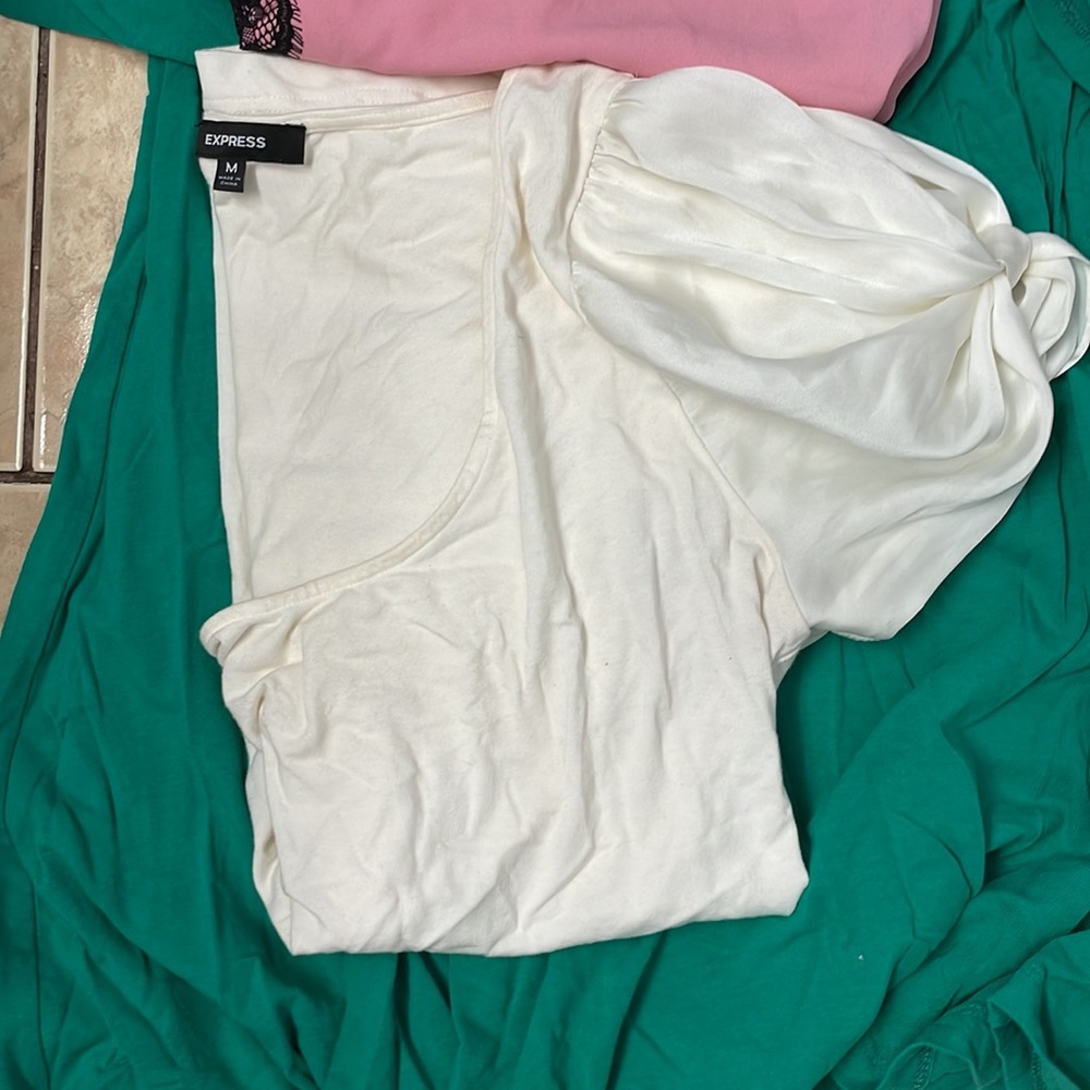 Express medium bundle lot - Picture 2 of 3
